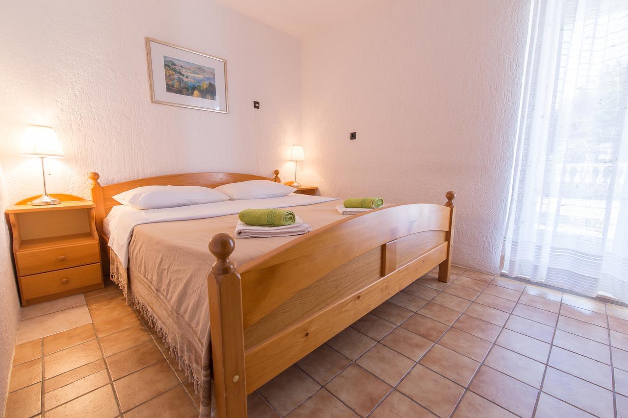 Stella Maris Accommodation Кленовица Экстерьер фото