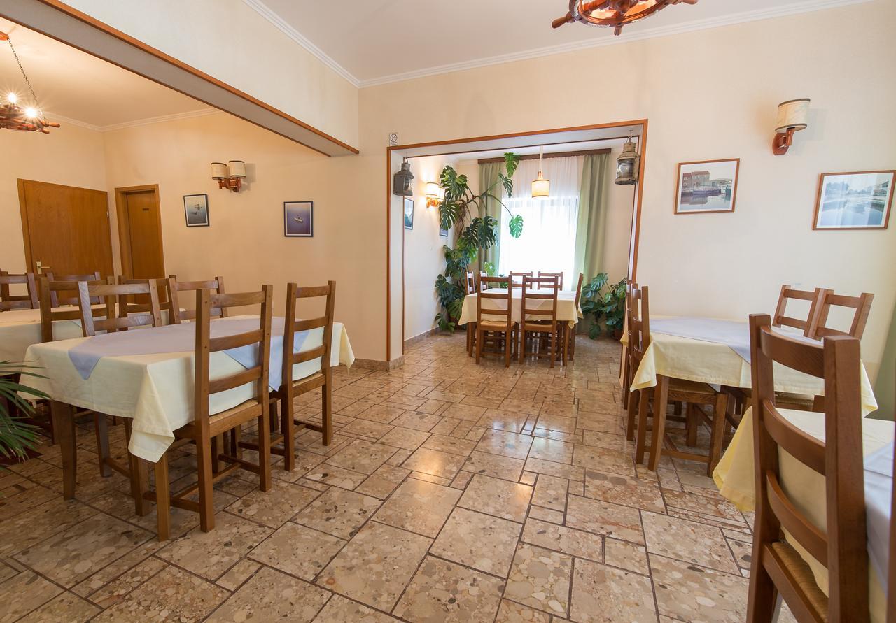 Stella Maris Accommodation Кленовица Экстерьер фото